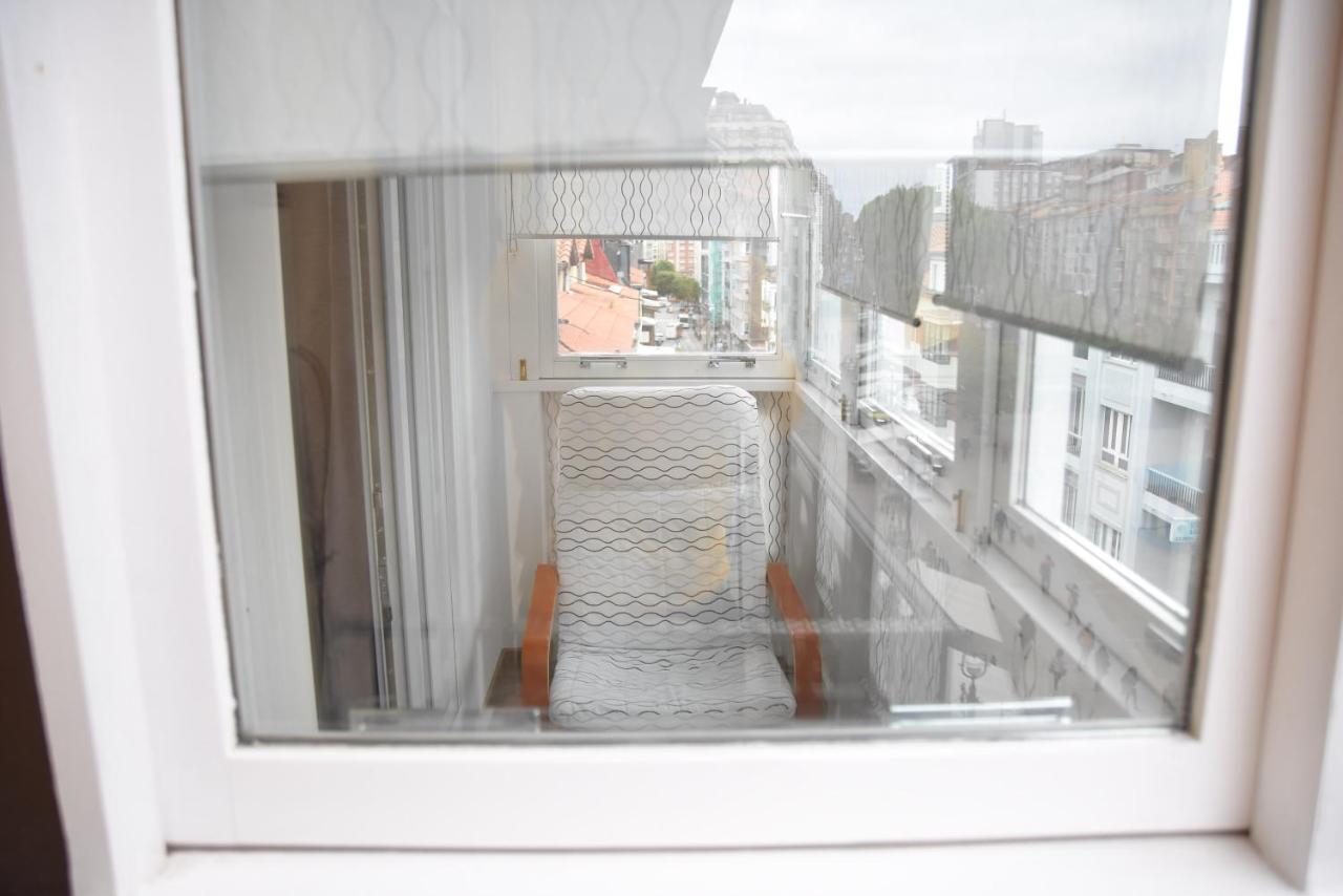 Piso En Calle Peatonal Con Garaje Privado * Santander