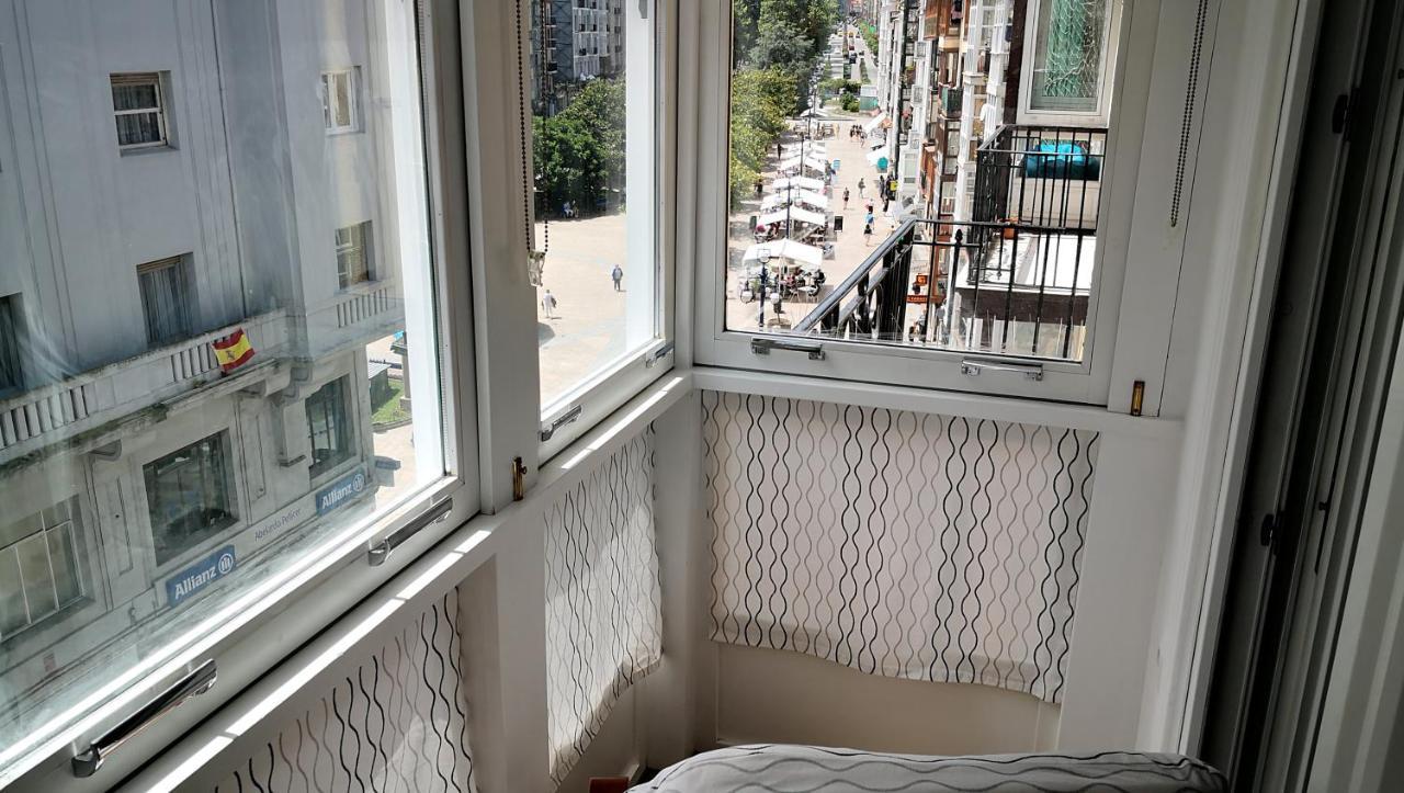 Apartamento Piso En Calle Peatonal Con Garaje Privado *